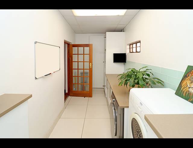 4 BEDROOM HOUSE FOR SALE IN KENSINGTON